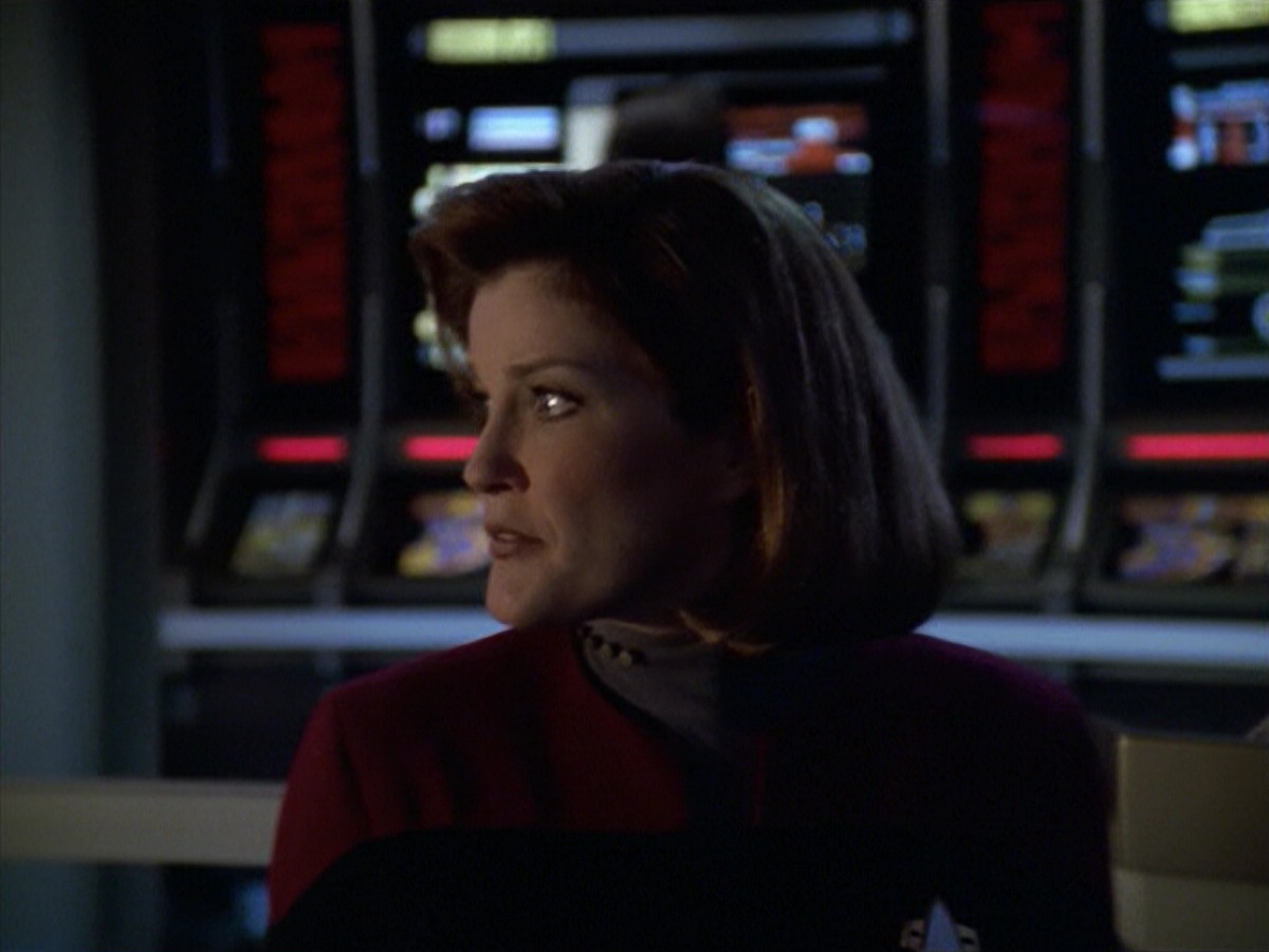 ariane179254_StarTrekVoyager_5x15_5x16_DarkFrontier_1667.jpg