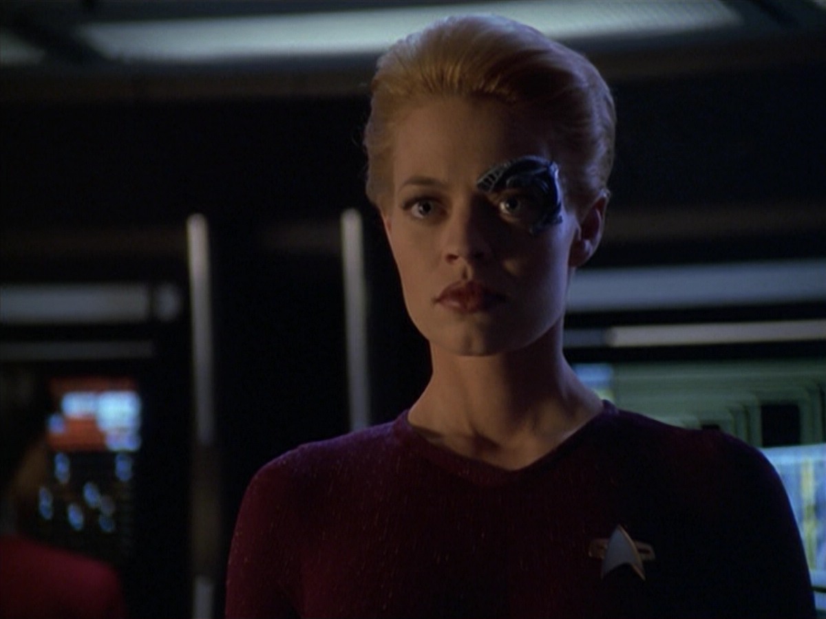 ariane179254_StarTrekVoyager_5x15_5x16_DarkFrontier_1676.jpg