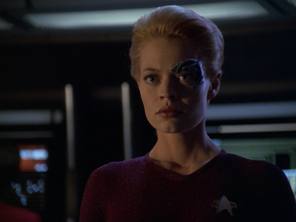 ariane179254_StarTrekVoyager_5x15_5x16_DarkFrontier_1678.jpg