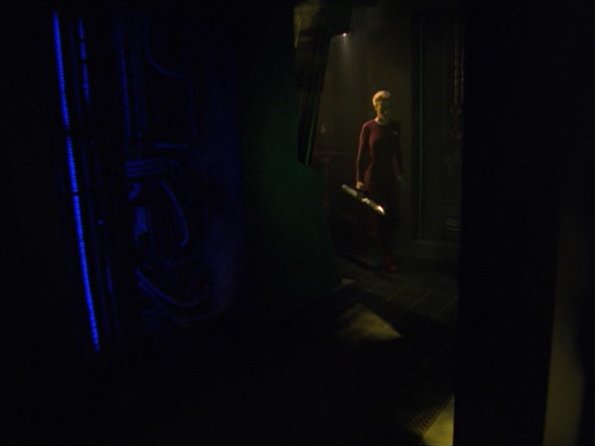 ariane179254_StarTrekVoyager_5x15_5x16_DarkFrontier_1699.jpg