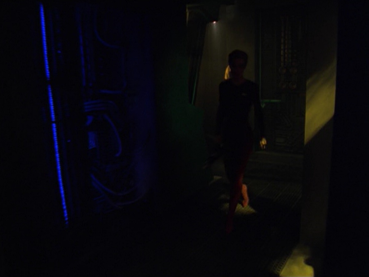 ariane179254_StarTrekVoyager_5x15_5x16_DarkFrontier_1701.jpg