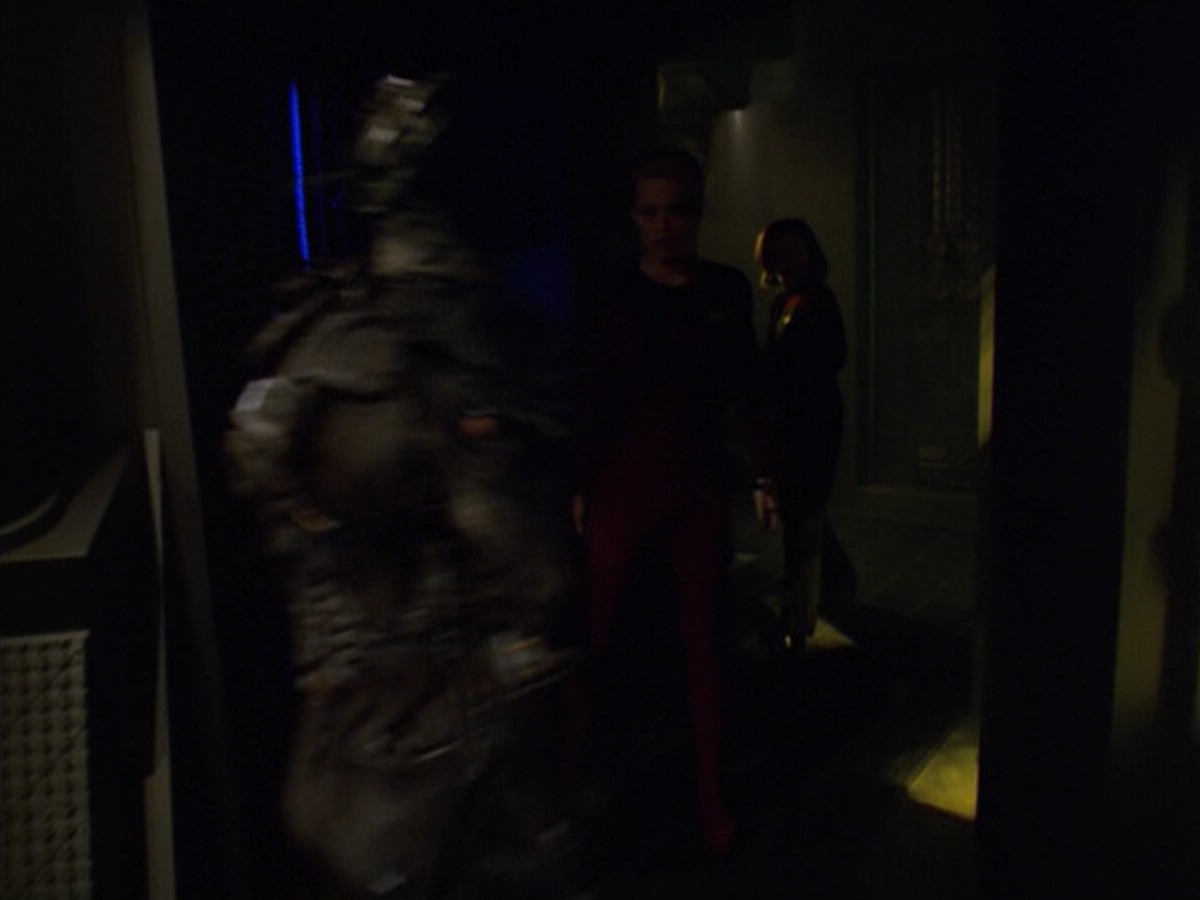 ariane179254_StarTrekVoyager_5x15_5x16_DarkFrontier_1703.jpg