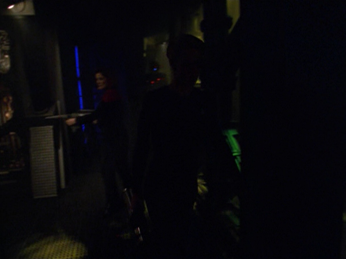 ariane179254_StarTrekVoyager_5x15_5x16_DarkFrontier_1708.jpg
