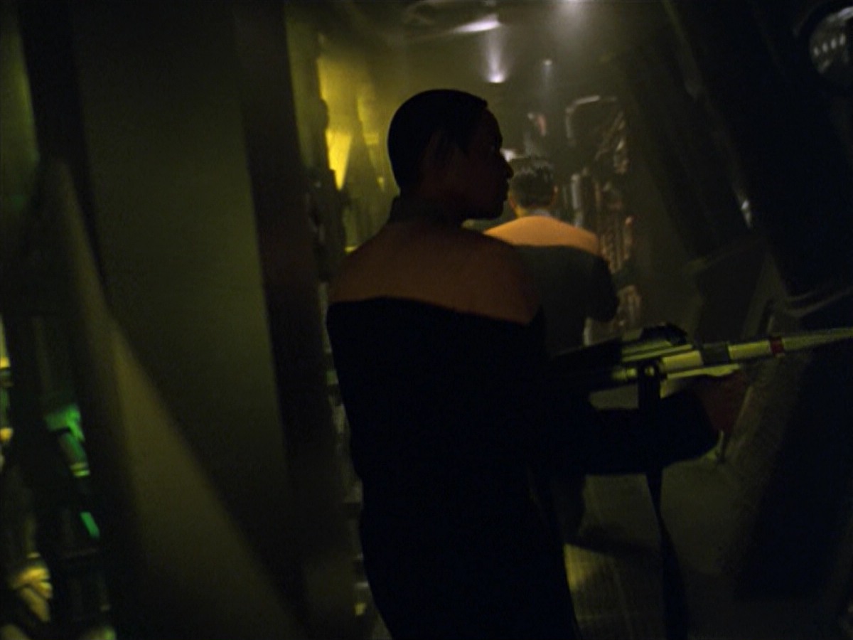 ariane179254_StarTrekVoyager_5x15_5x16_DarkFrontier_1740.jpg