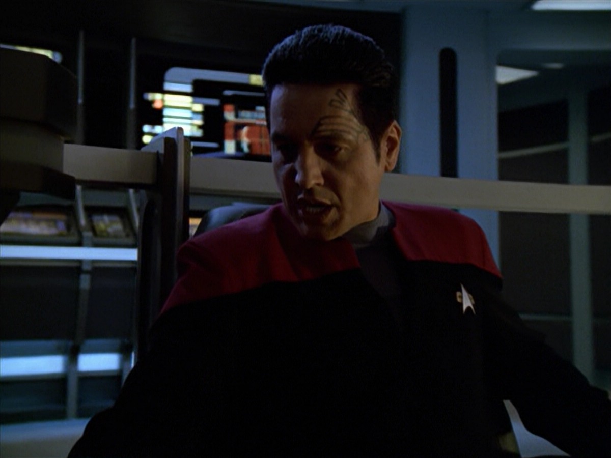 ariane179254_StarTrekVoyager_5x15_5x16_DarkFrontier_1762.jpg