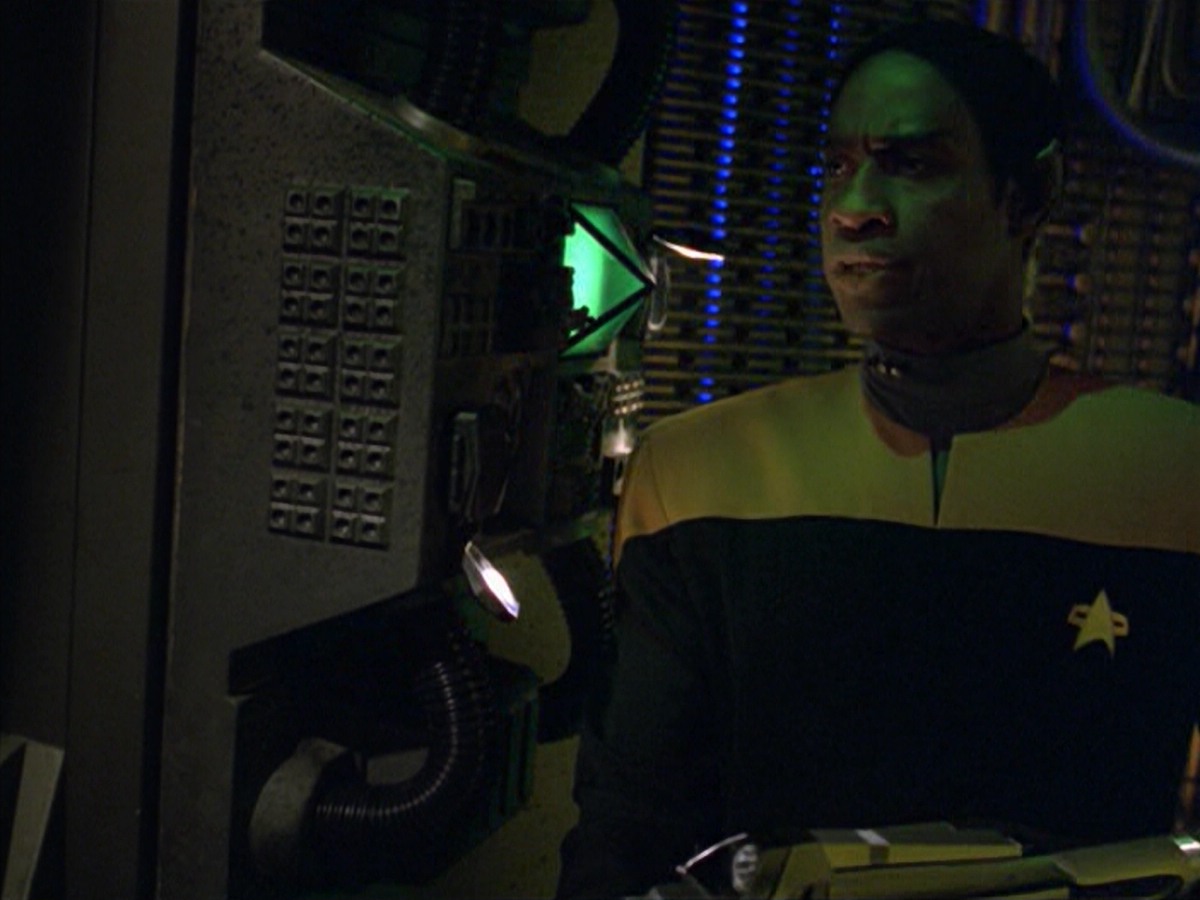 ariane179254_StarTrekVoyager_5x15_5x16_DarkFrontier_1773.jpg