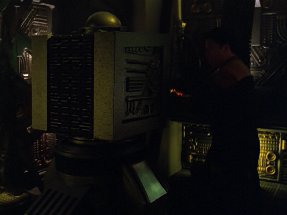 ariane179254_StarTrekVoyager_5x15_5x16_DarkFrontier_1774.jpg