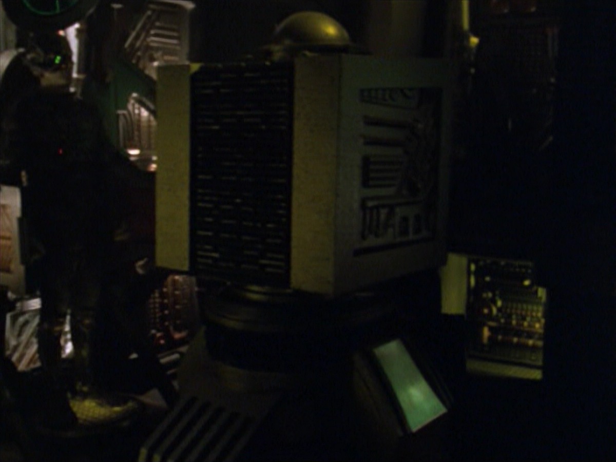 ariane179254_StarTrekVoyager_5x15_5x16_DarkFrontier_1775.jpg