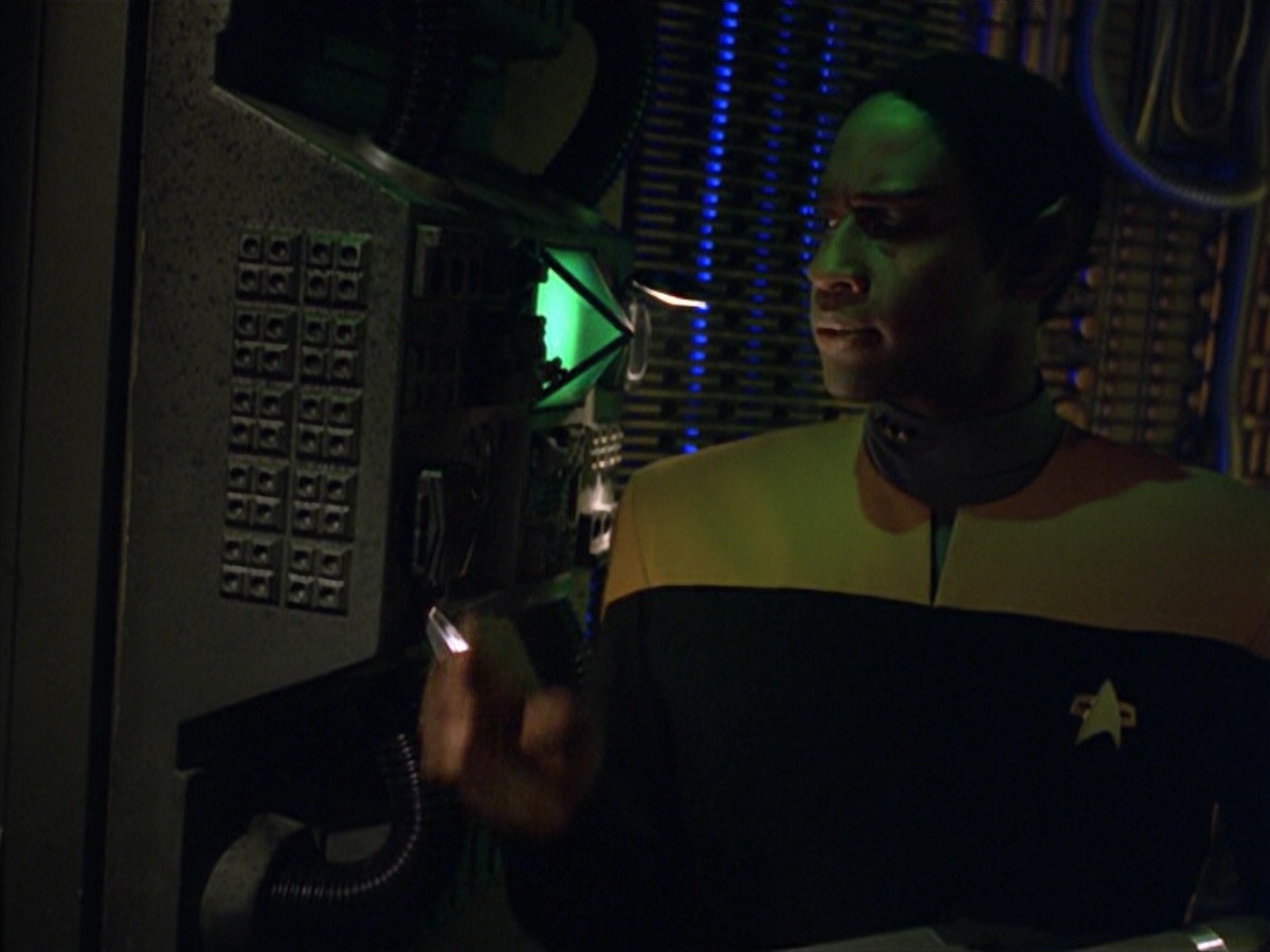 ariane179254_StarTrekVoyager_5x15_5x16_DarkFrontier_1781.jpg