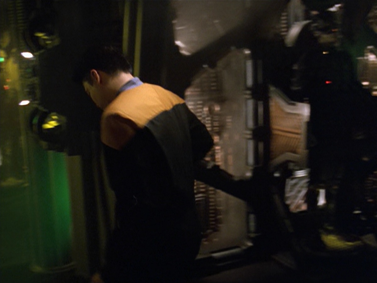 ariane179254_StarTrekVoyager_5x15_5x16_DarkFrontier_1788.jpg