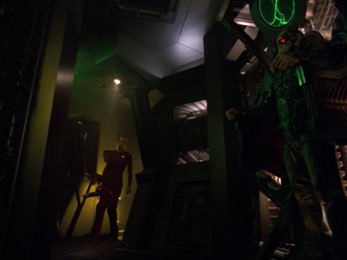 ariane179254_StarTrekVoyager_5x15_5x16_DarkFrontier_1795.jpg