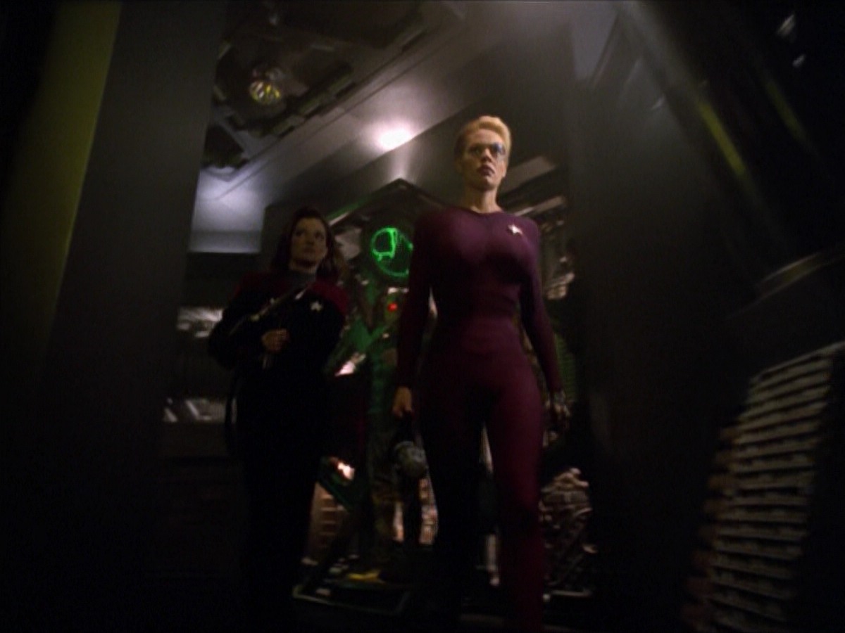 ariane179254_StarTrekVoyager_5x15_5x16_DarkFrontier_1800.jpg