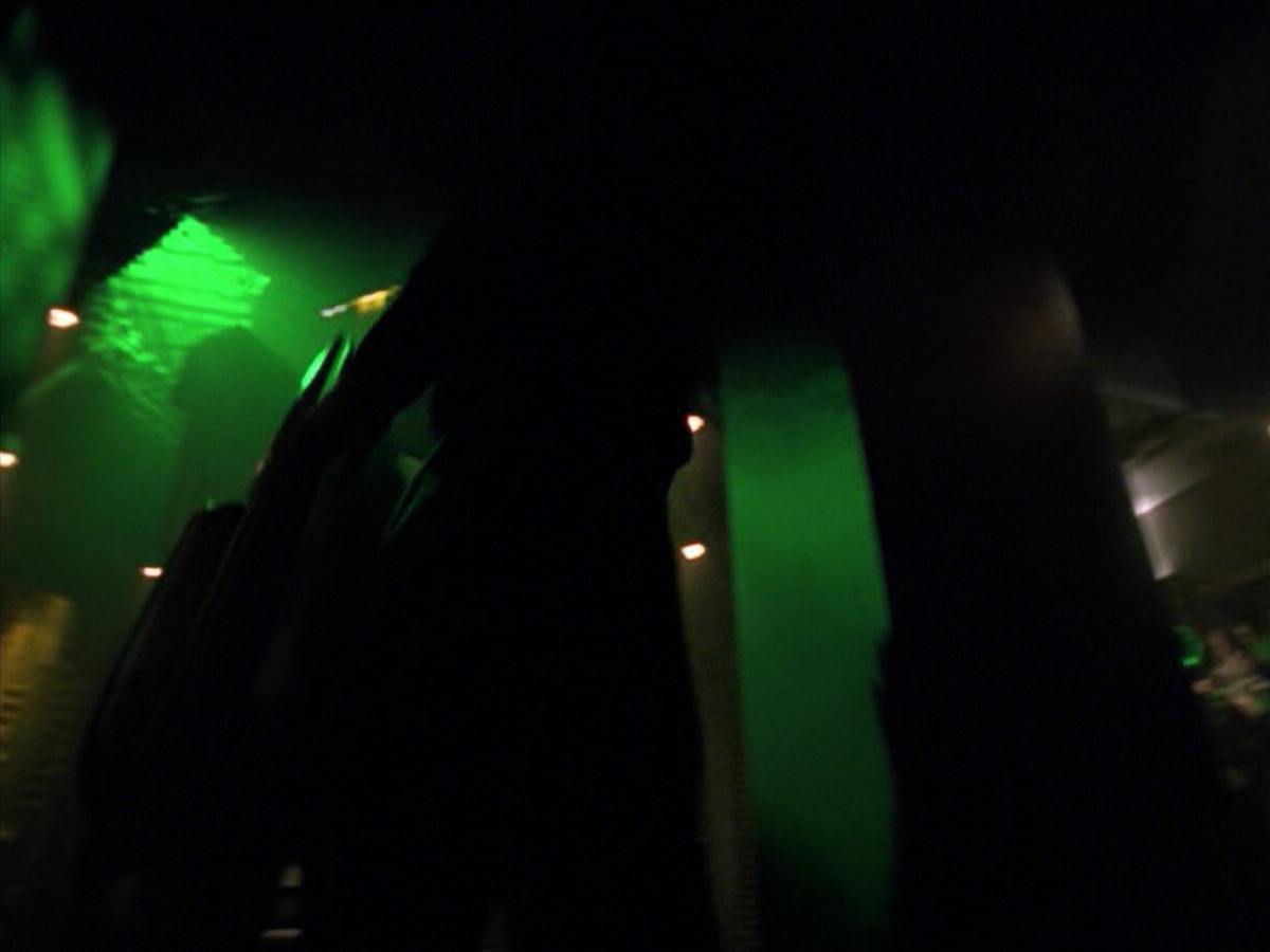ariane179254_StarTrekVoyager_5x15_5x16_DarkFrontier_1806.jpg