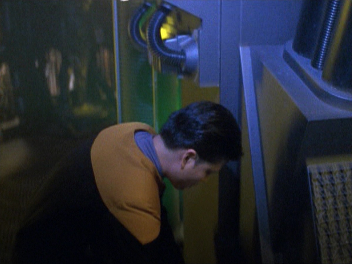 ariane179254_StarTrekVoyager_5x15_5x16_DarkFrontier_1830.jpg