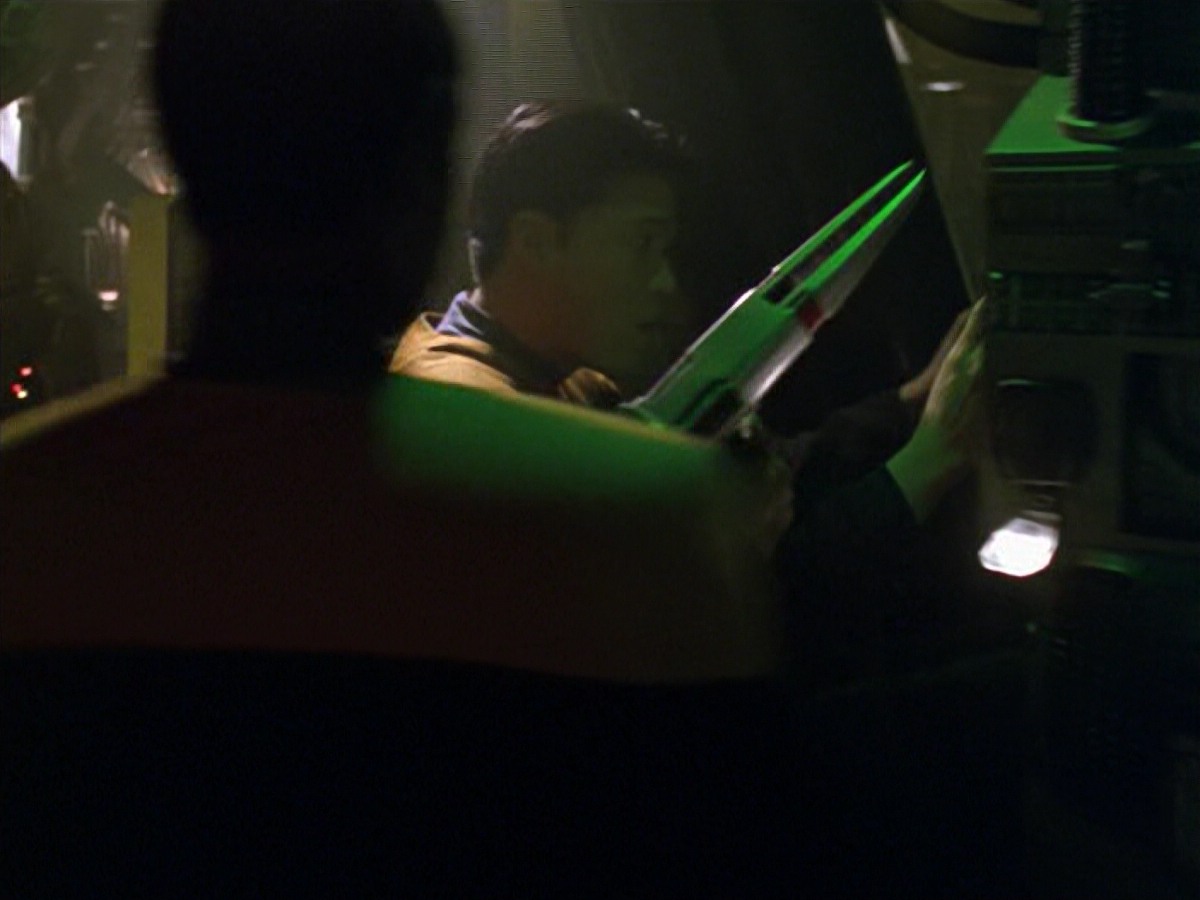 ariane179254_StarTrekVoyager_5x15_5x16_DarkFrontier_1839.jpg