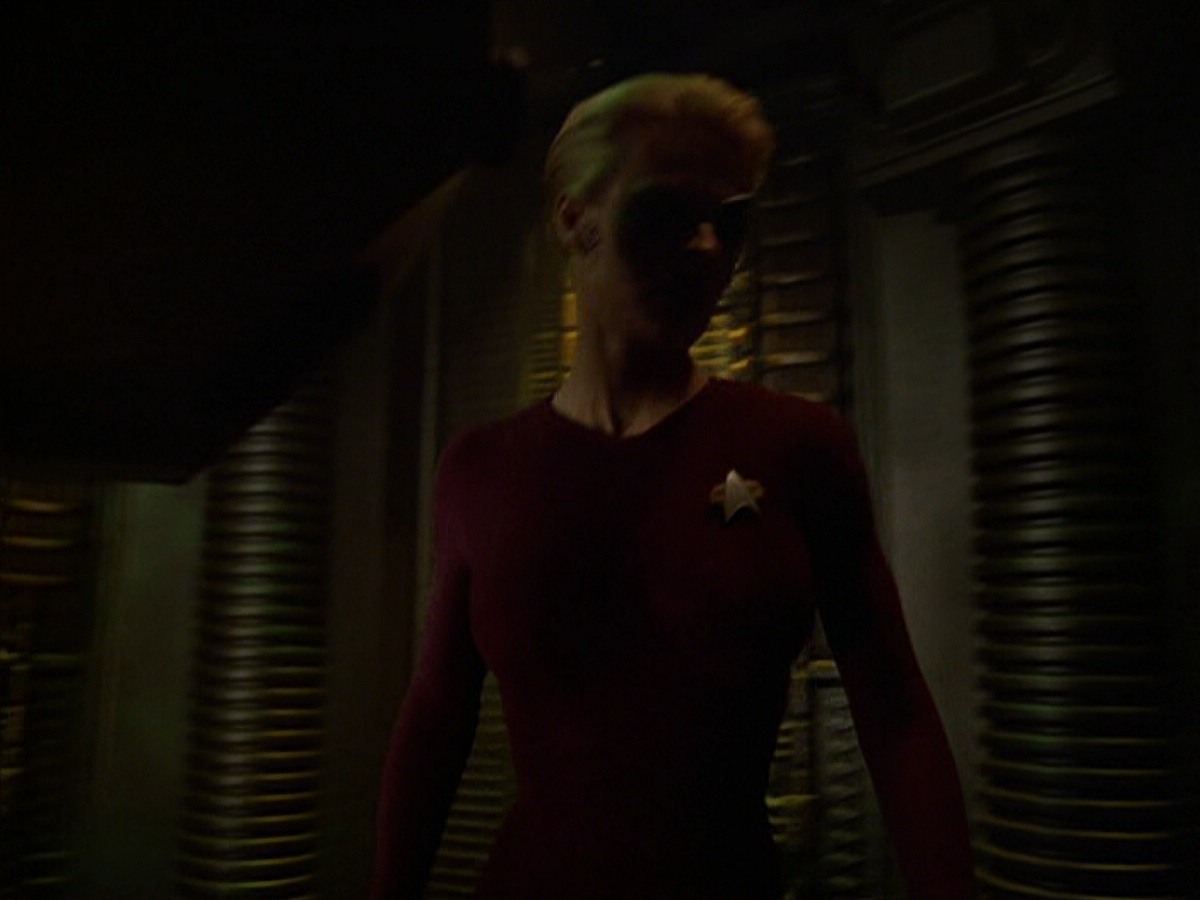 ariane179254_StarTrekVoyager_5x15_5x16_DarkFrontier_1880.jpg