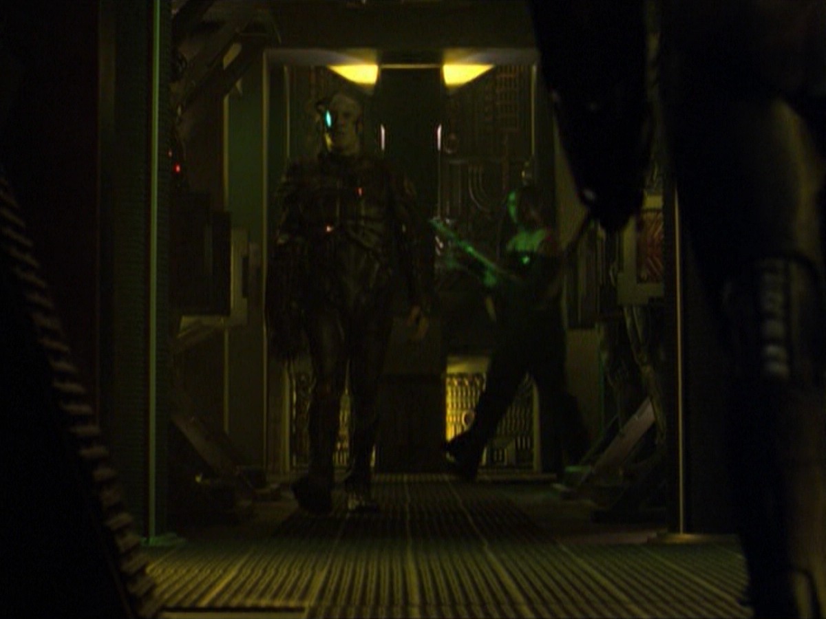 ariane179254_StarTrekVoyager_5x15_5x16_DarkFrontier_1883.jpg