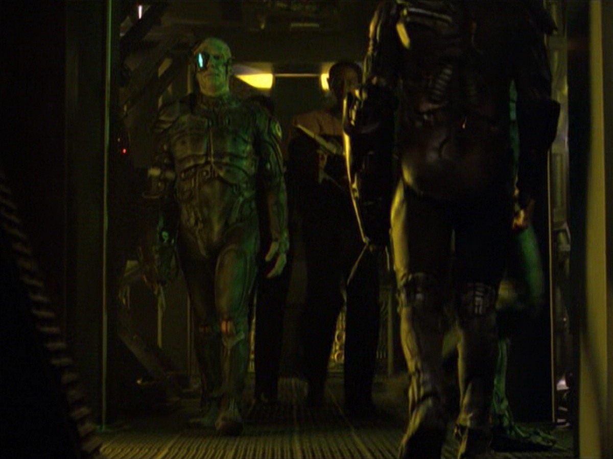 ariane179254_StarTrekVoyager_5x15_5x16_DarkFrontier_1887.jpg