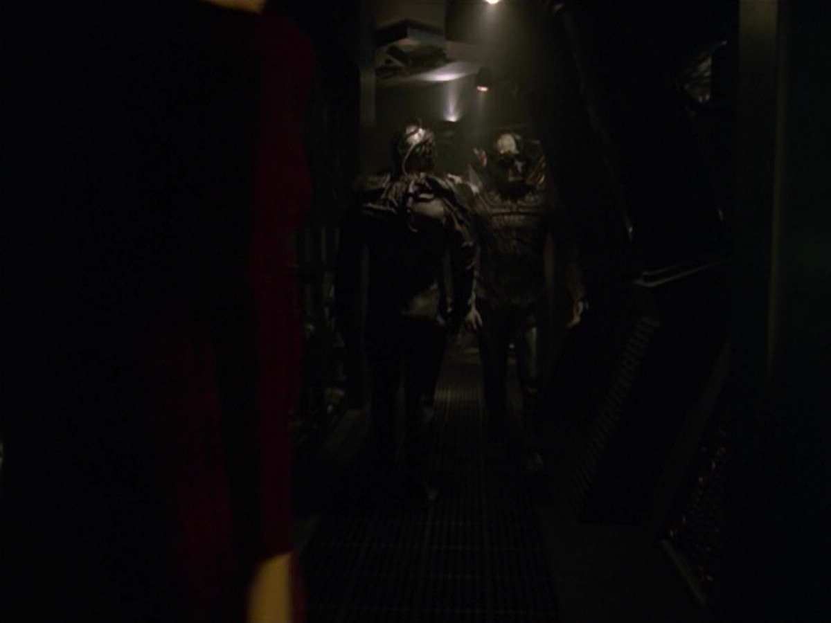 ariane179254_StarTrekVoyager_5x15_5x16_DarkFrontier_1895.jpg