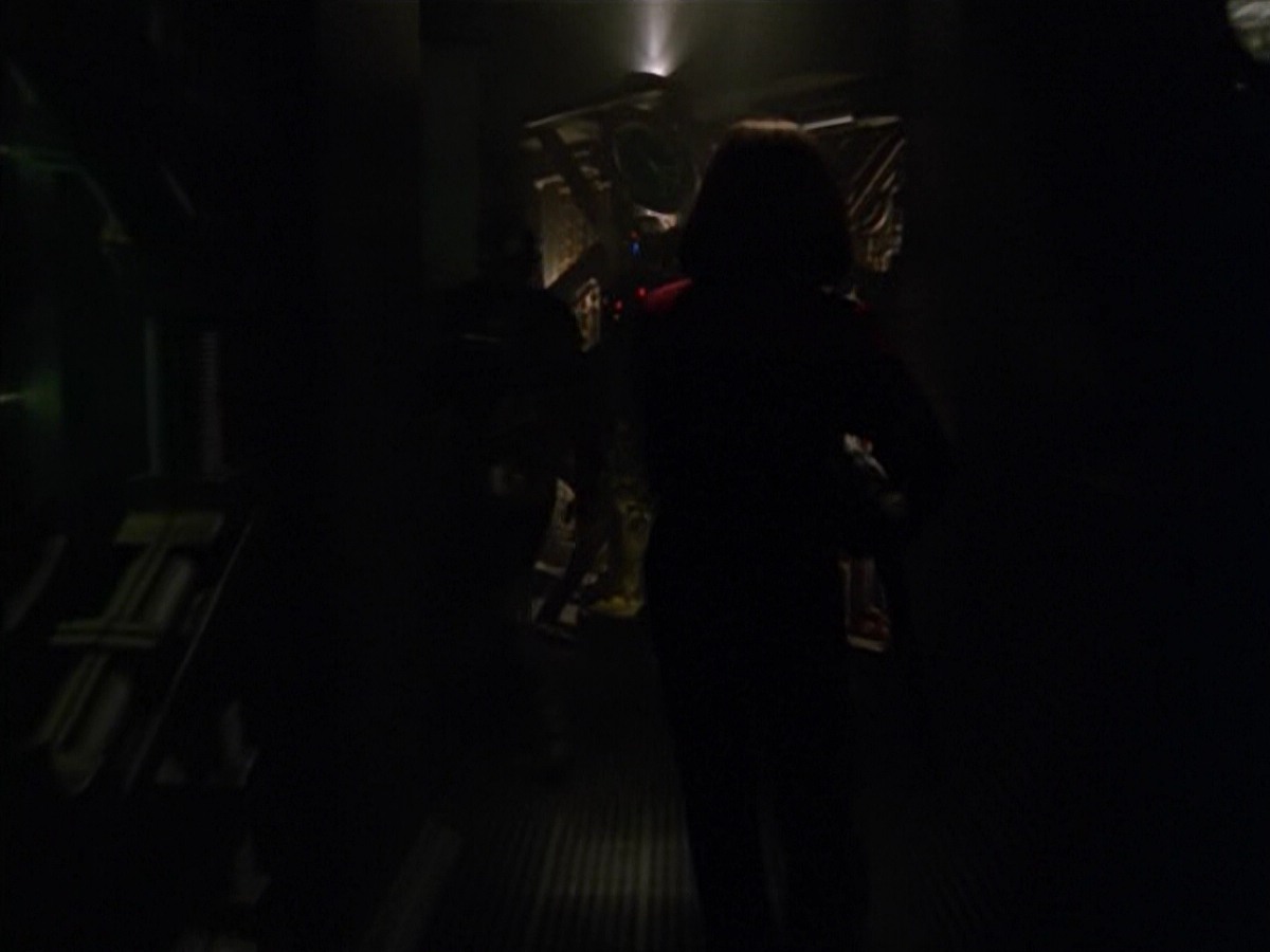 ariane179254_StarTrekVoyager_5x15_5x16_DarkFrontier_1900.jpg