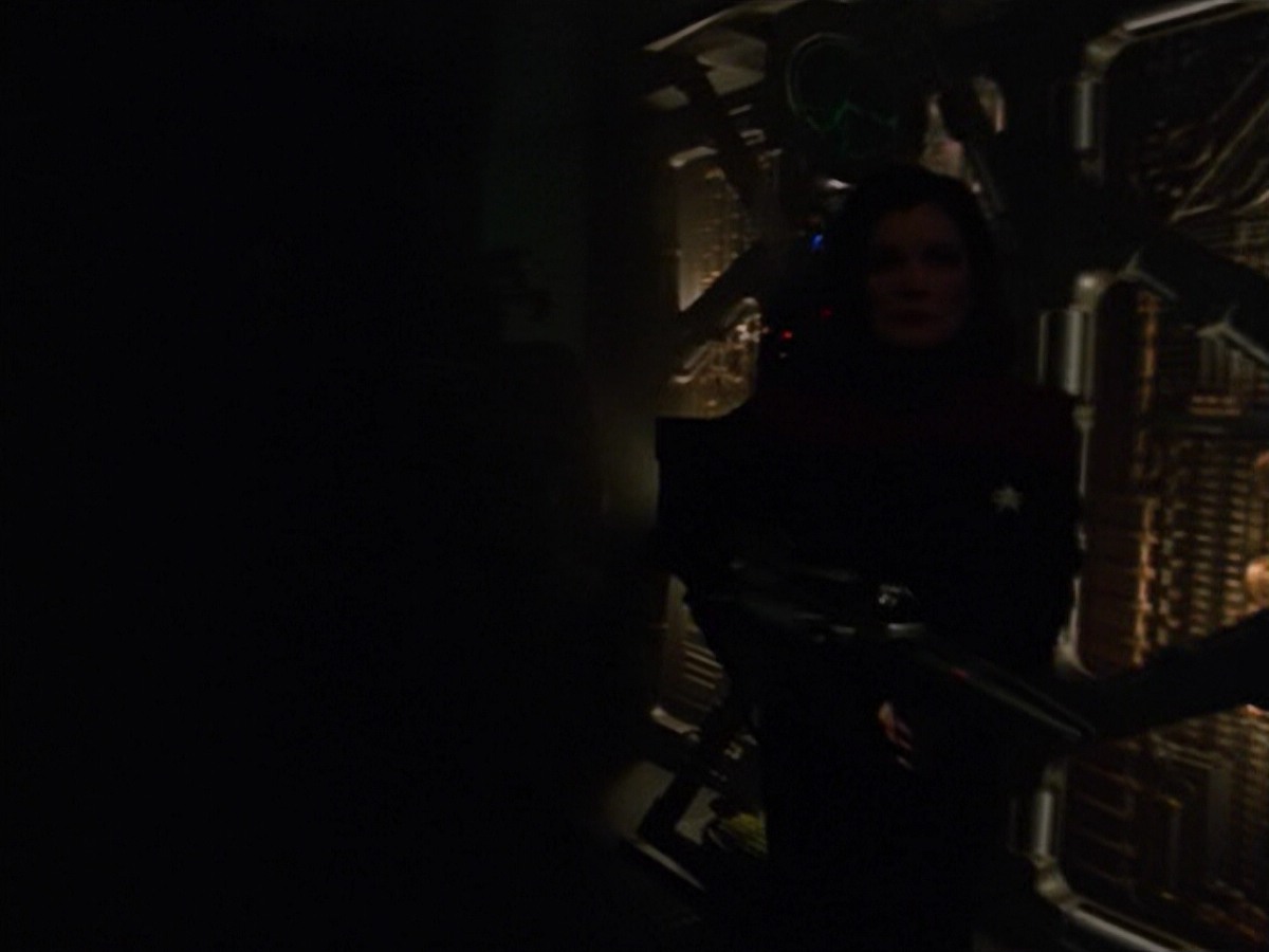 ariane179254_StarTrekVoyager_5x15_5x16_DarkFrontier_1902.jpg