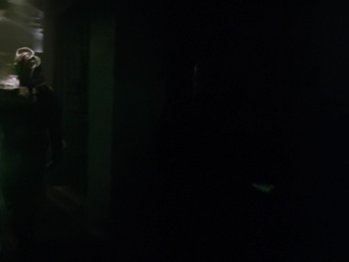 ariane179254_StarTrekVoyager_5x15_5x16_DarkFrontier_1904.jpg