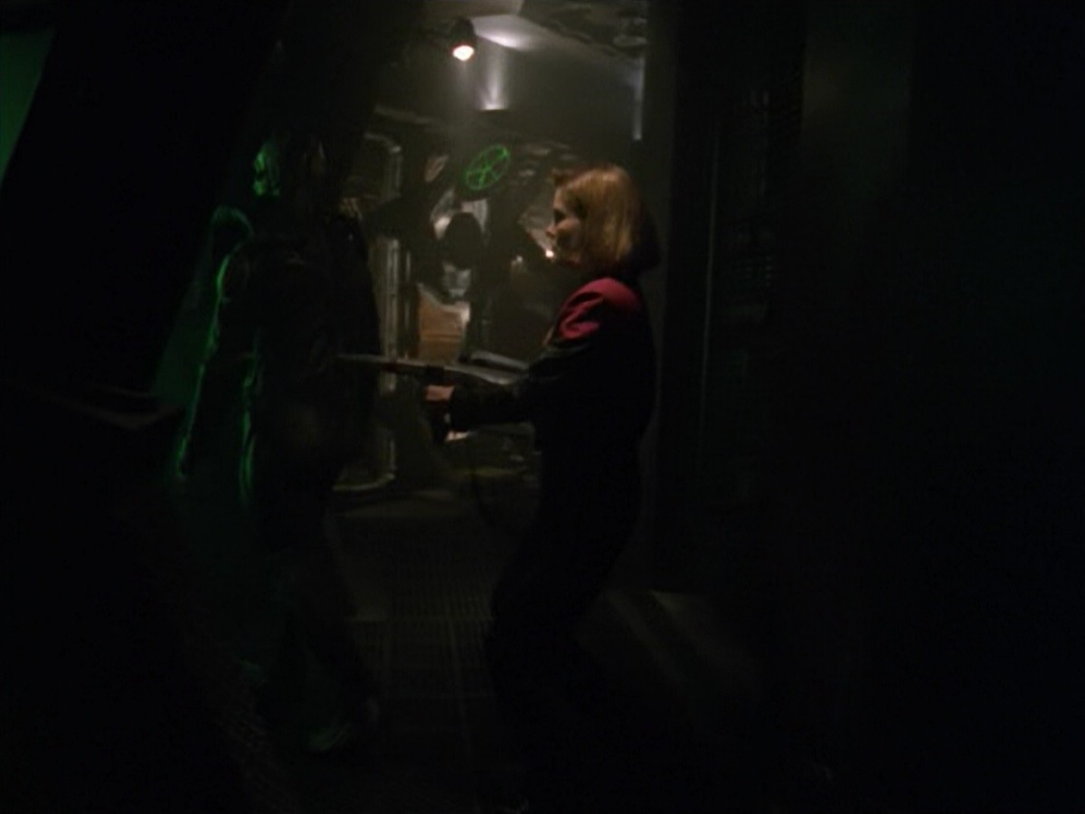 ariane179254_StarTrekVoyager_5x15_5x16_DarkFrontier_1906.jpg