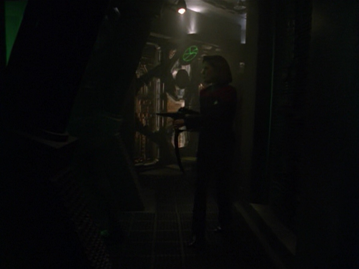 ariane179254_StarTrekVoyager_5x15_5x16_DarkFrontier_1907.jpg
