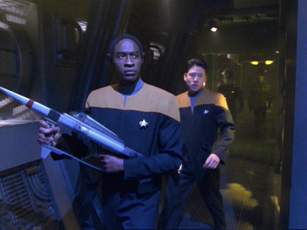 ariane179254_StarTrekVoyager_5x15_5x16_DarkFrontier_1919.jpg