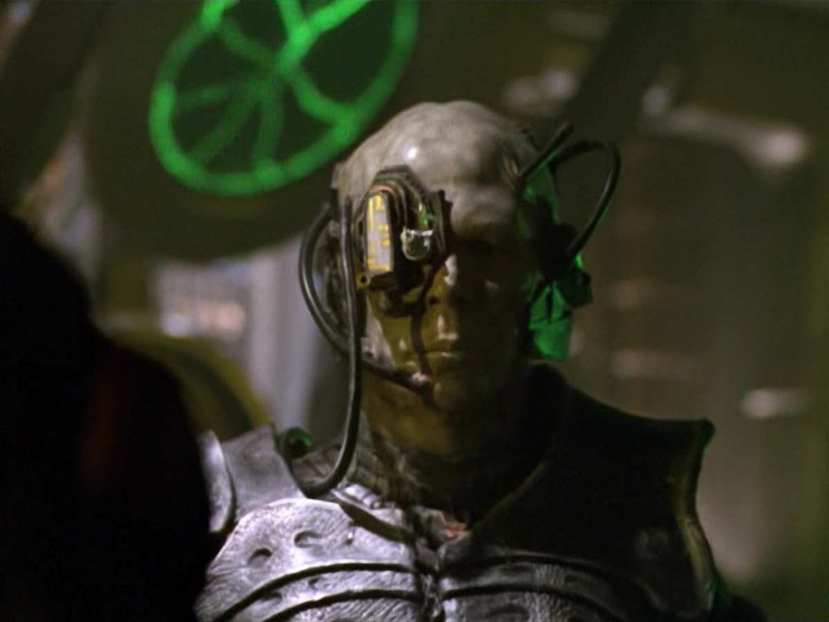 ariane179254_StarTrekVoyager_5x15_5x16_DarkFrontier_1929.jpg
