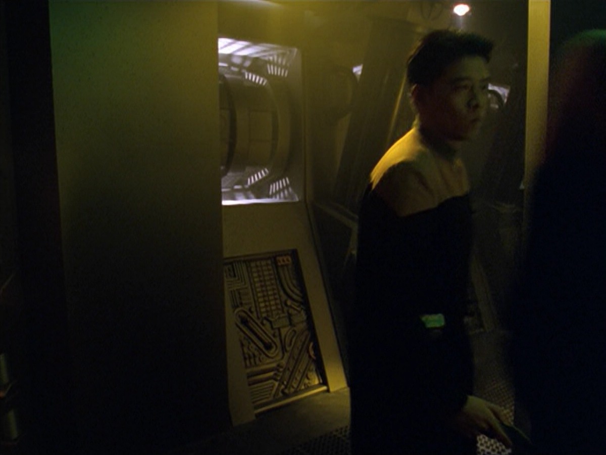 ariane179254_StarTrekVoyager_5x15_5x16_DarkFrontier_1943.jpg
