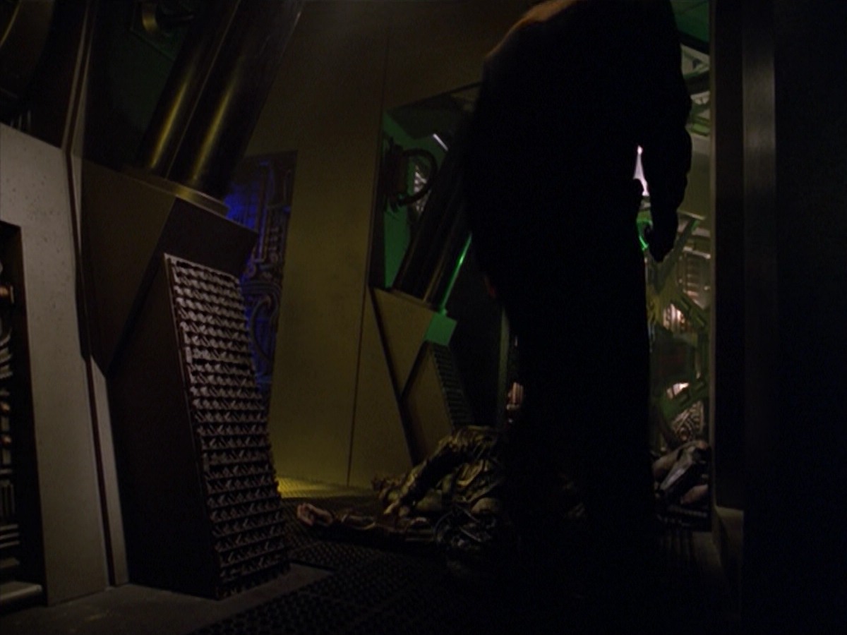ariane179254_StarTrekVoyager_5x15_5x16_DarkFrontier_1945.jpg