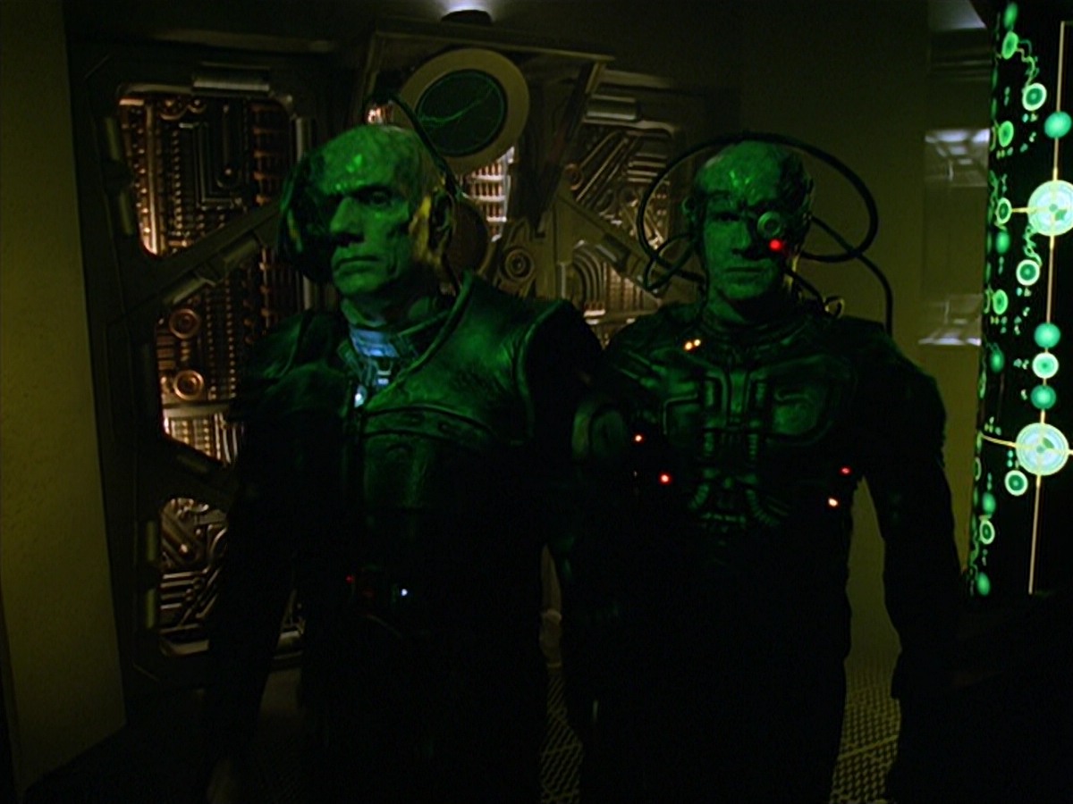 ariane179254_StarTrekVoyager_5x15_5x16_DarkFrontier_1957.jpg