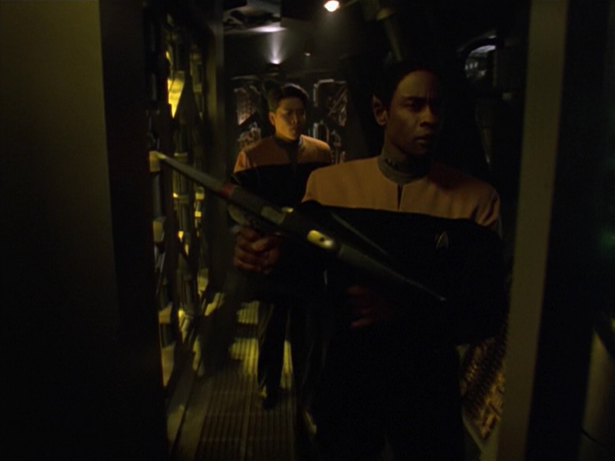 ariane179254_StarTrekVoyager_5x15_5x16_DarkFrontier_1983.jpg
