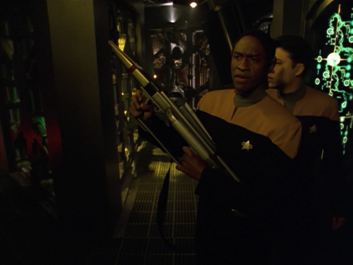 ariane179254_StarTrekVoyager_5x15_5x16_DarkFrontier_1988.jpg