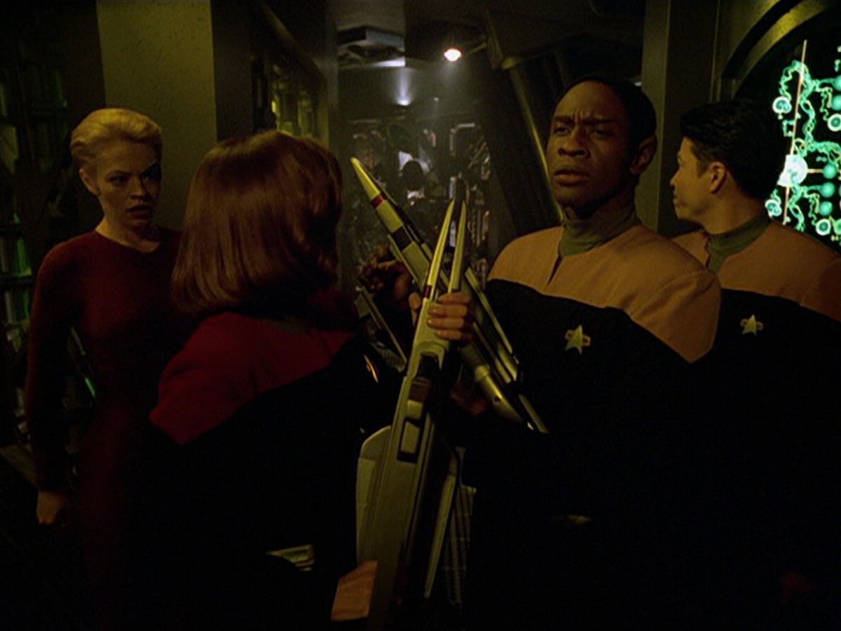 ariane179254_StarTrekVoyager_5x15_5x16_DarkFrontier_1998.jpg