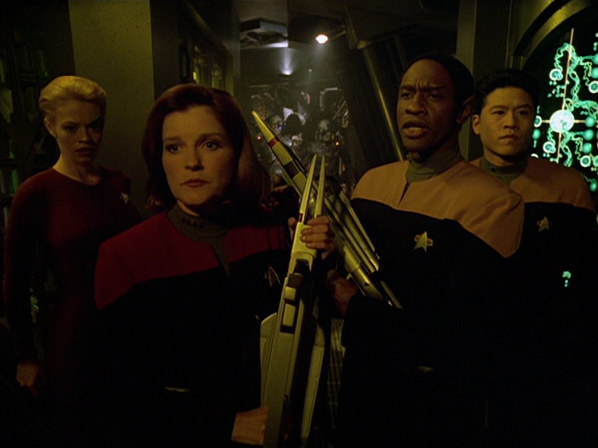 ariane179254_StarTrekVoyager_5x15_5x16_DarkFrontier_1999.jpg