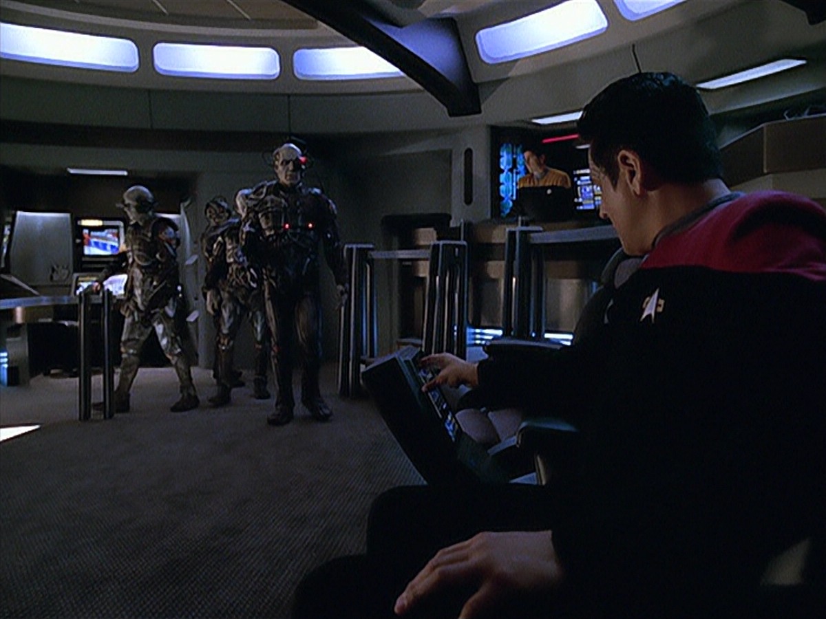 ariane179254_StarTrekVoyager_5x15_5x16_DarkFrontier_2016.jpg