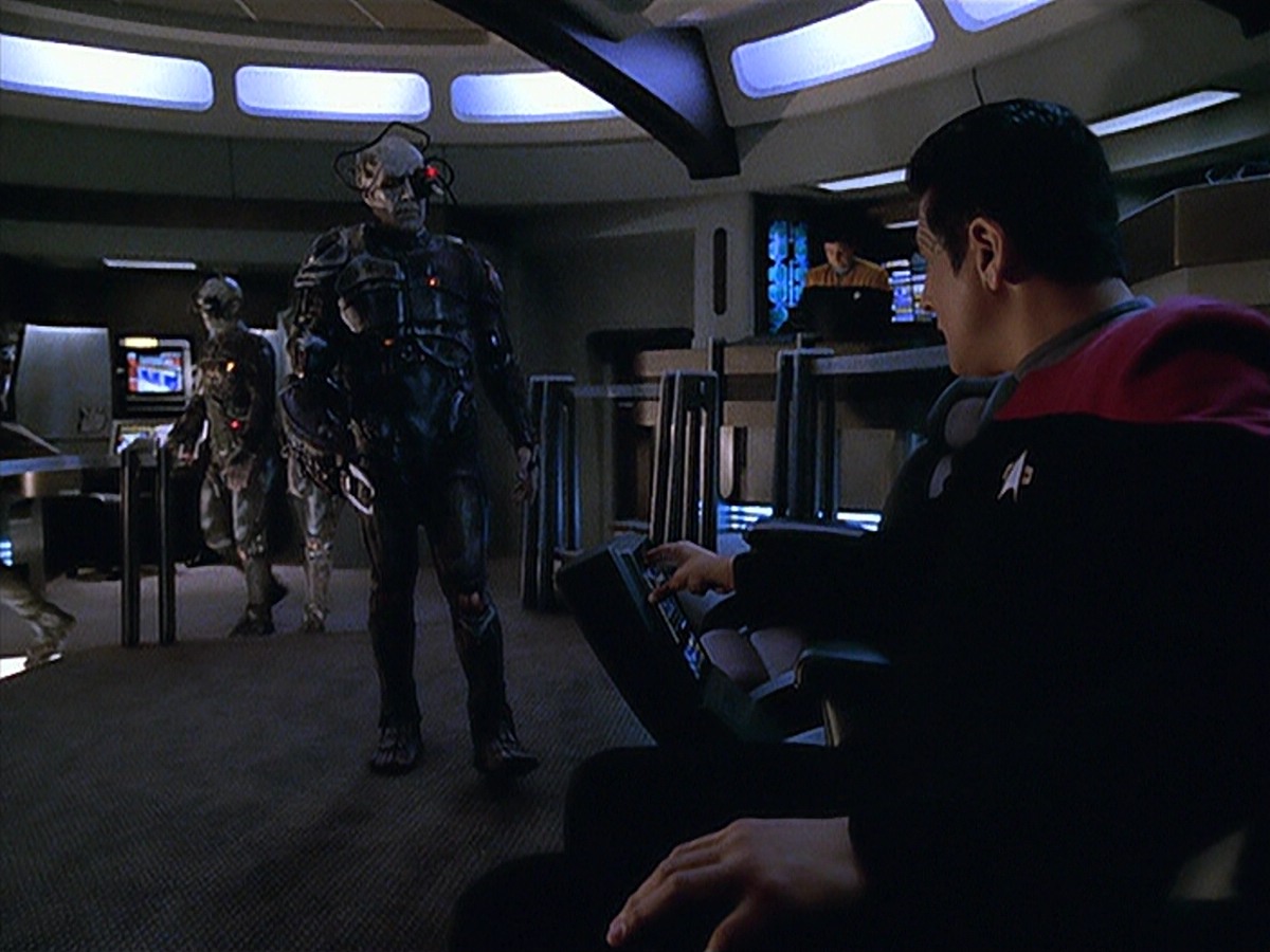 ariane179254_StarTrekVoyager_5x15_5x16_DarkFrontier_2020.jpg
