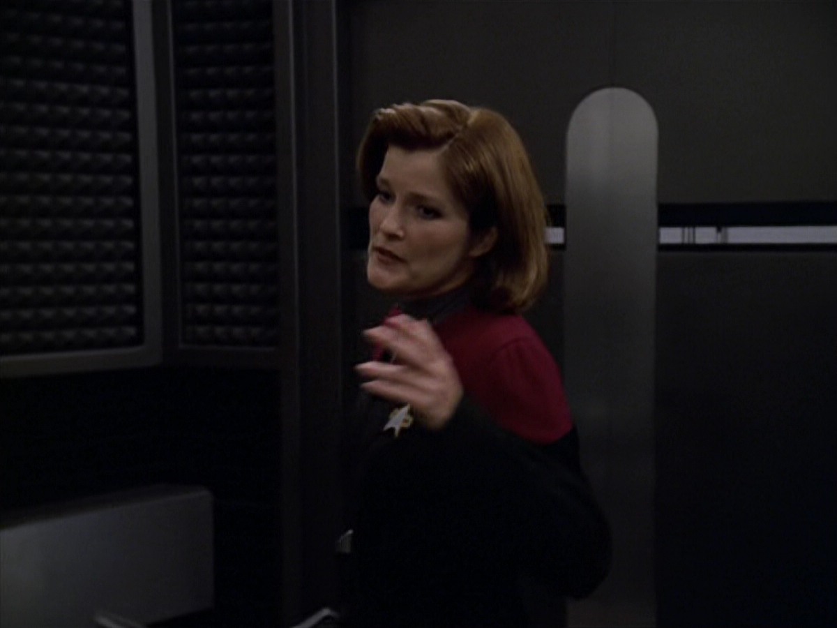 ariane179254_StarTrekVoyager_5x15_5x16_DarkFrontier_2043.jpg