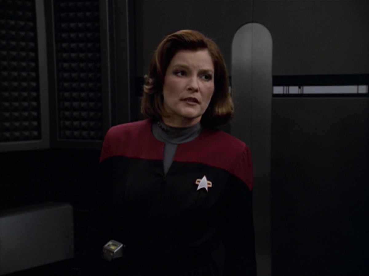 ariane179254_StarTrekVoyager_5x15_5x16_DarkFrontier_2057.jpg