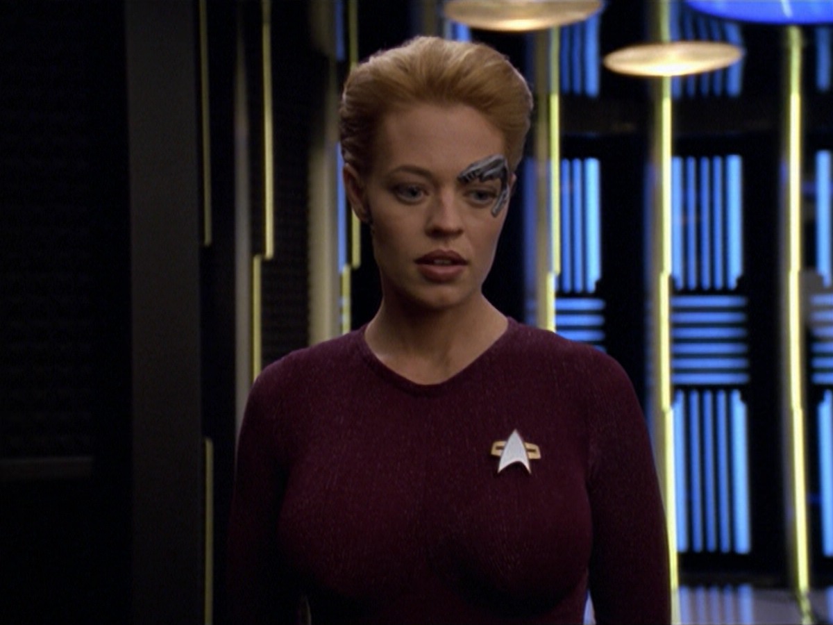 ariane179254_StarTrekVoyager_5x15_5x16_DarkFrontier_2067.jpg