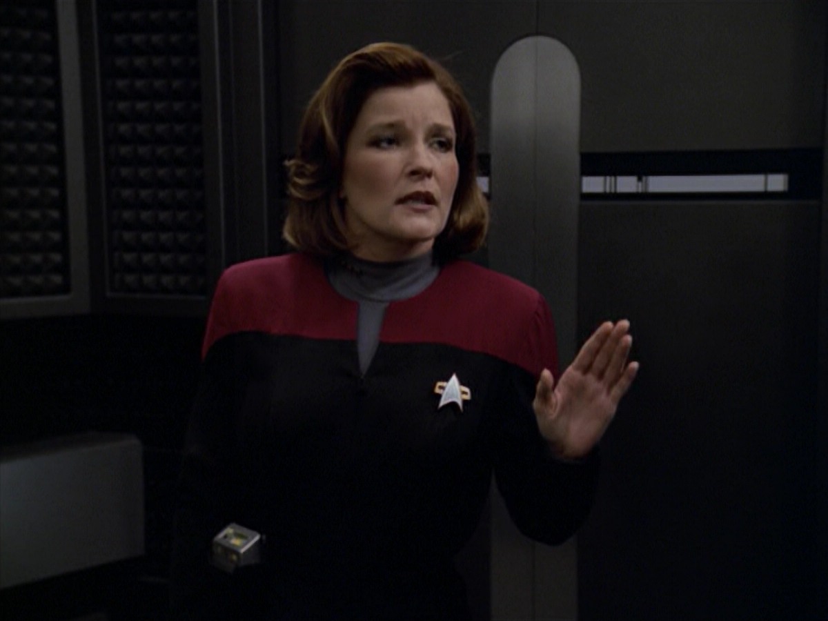 ariane179254_StarTrekVoyager_5x15_5x16_DarkFrontier_2086.jpg