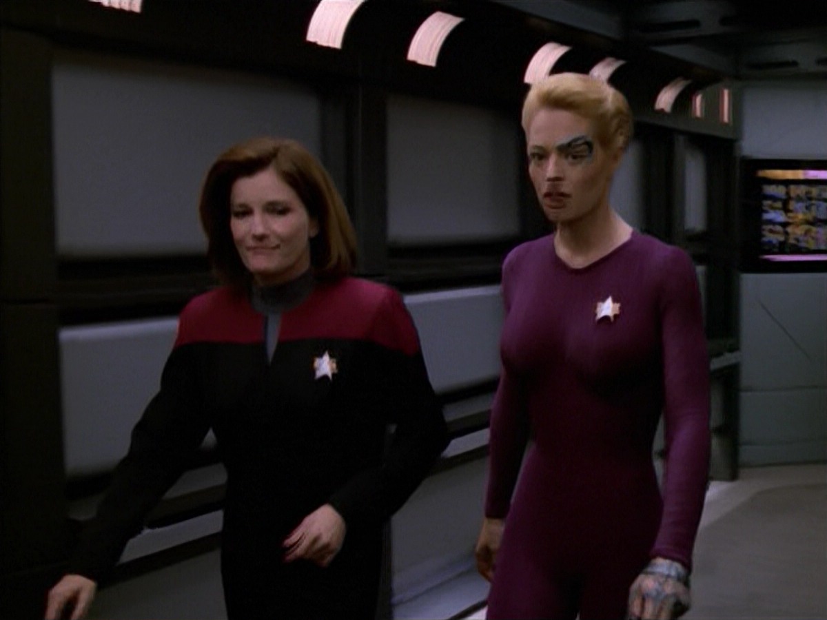 ariane179254_StarTrekVoyager_5x15_5x16_DarkFrontier_2106.jpg