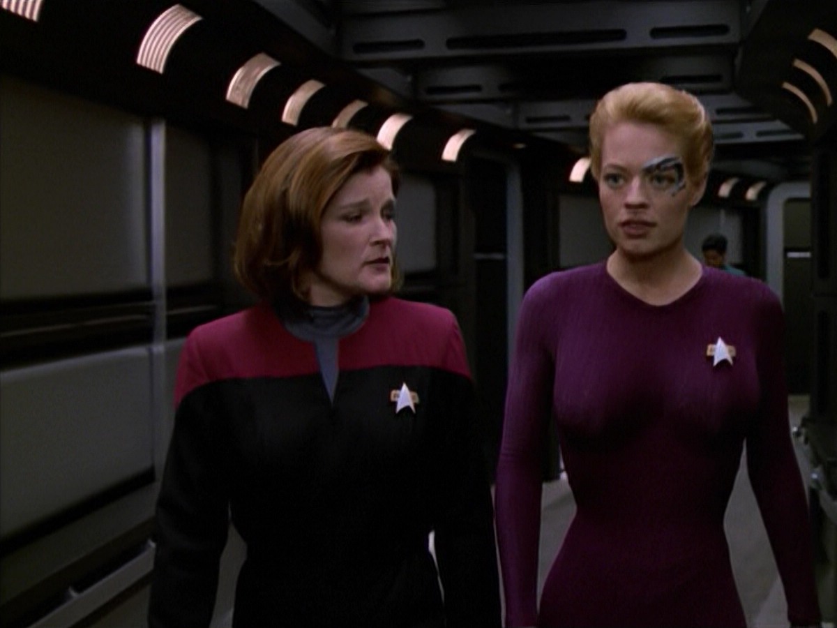 ariane179254_StarTrekVoyager_5x15_5x16_DarkFrontier_2123.jpg