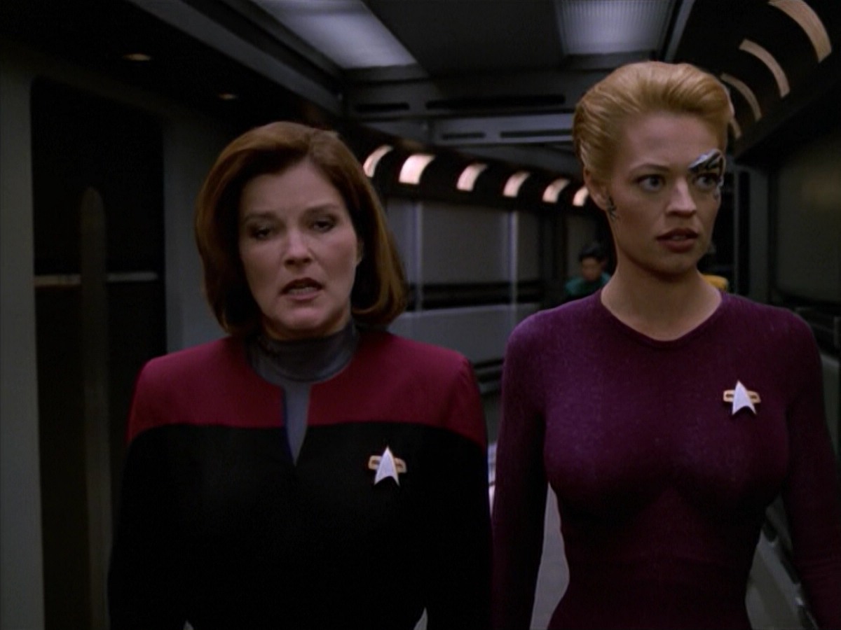 ariane179254_StarTrekVoyager_5x15_5x16_DarkFrontier_2131.jpg