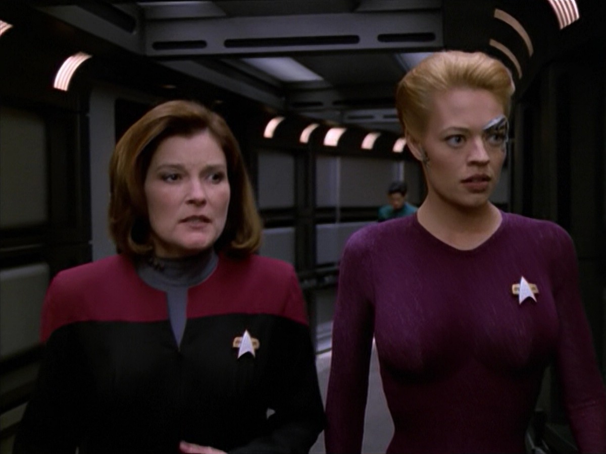 ariane179254_StarTrekVoyager_5x15_5x16_DarkFrontier_2133.jpg