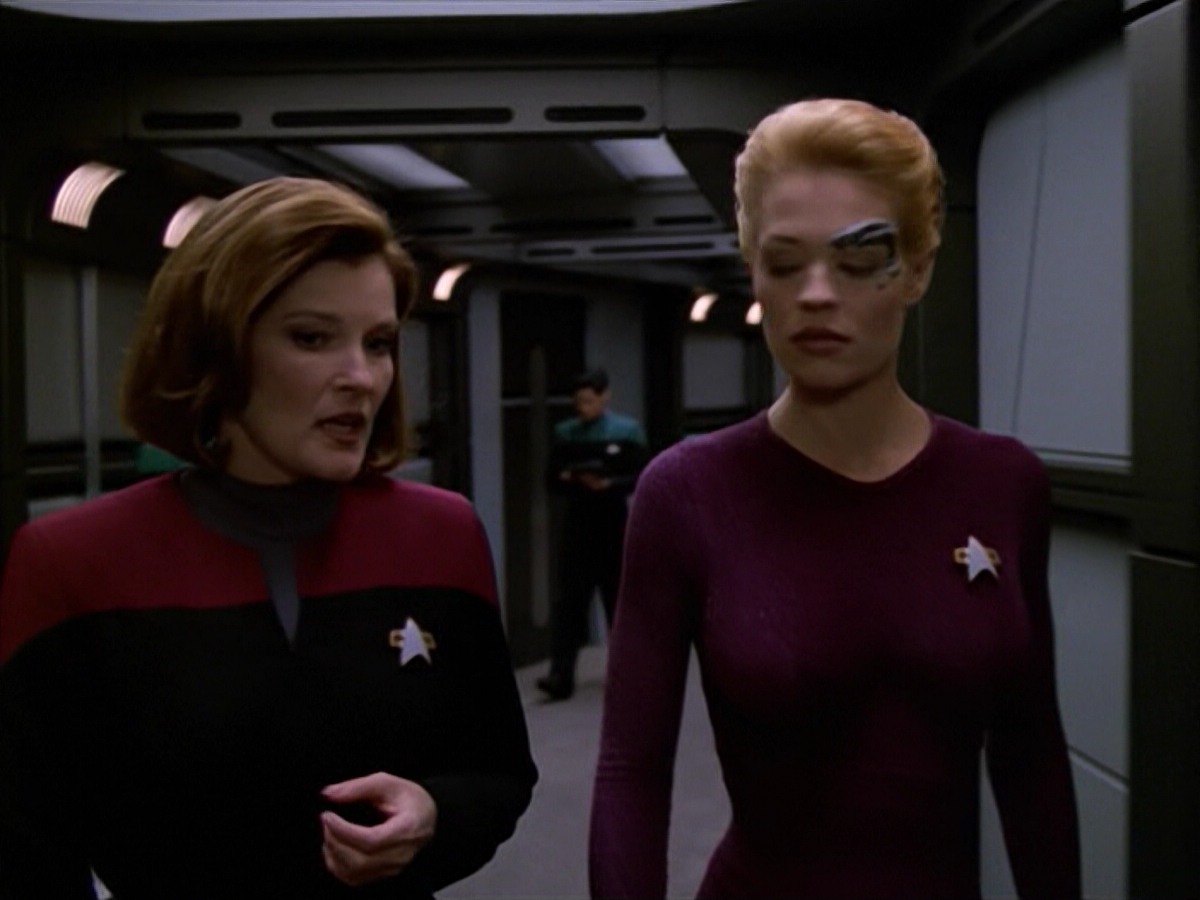 ariane179254_StarTrekVoyager_5x15_5x16_DarkFrontier_2139.jpg
