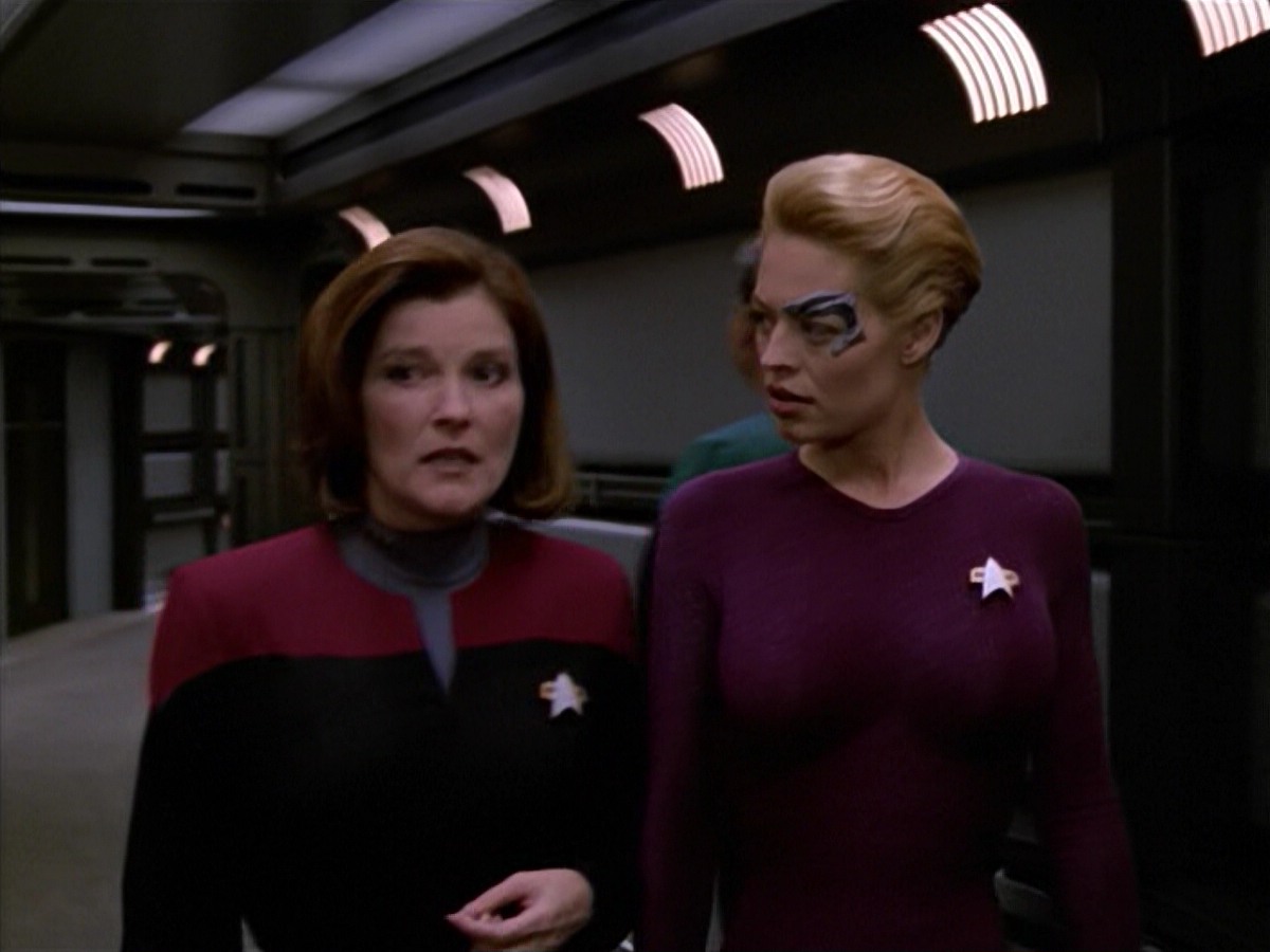 ariane179254_StarTrekVoyager_5x15_5x16_DarkFrontier_2145.jpg
