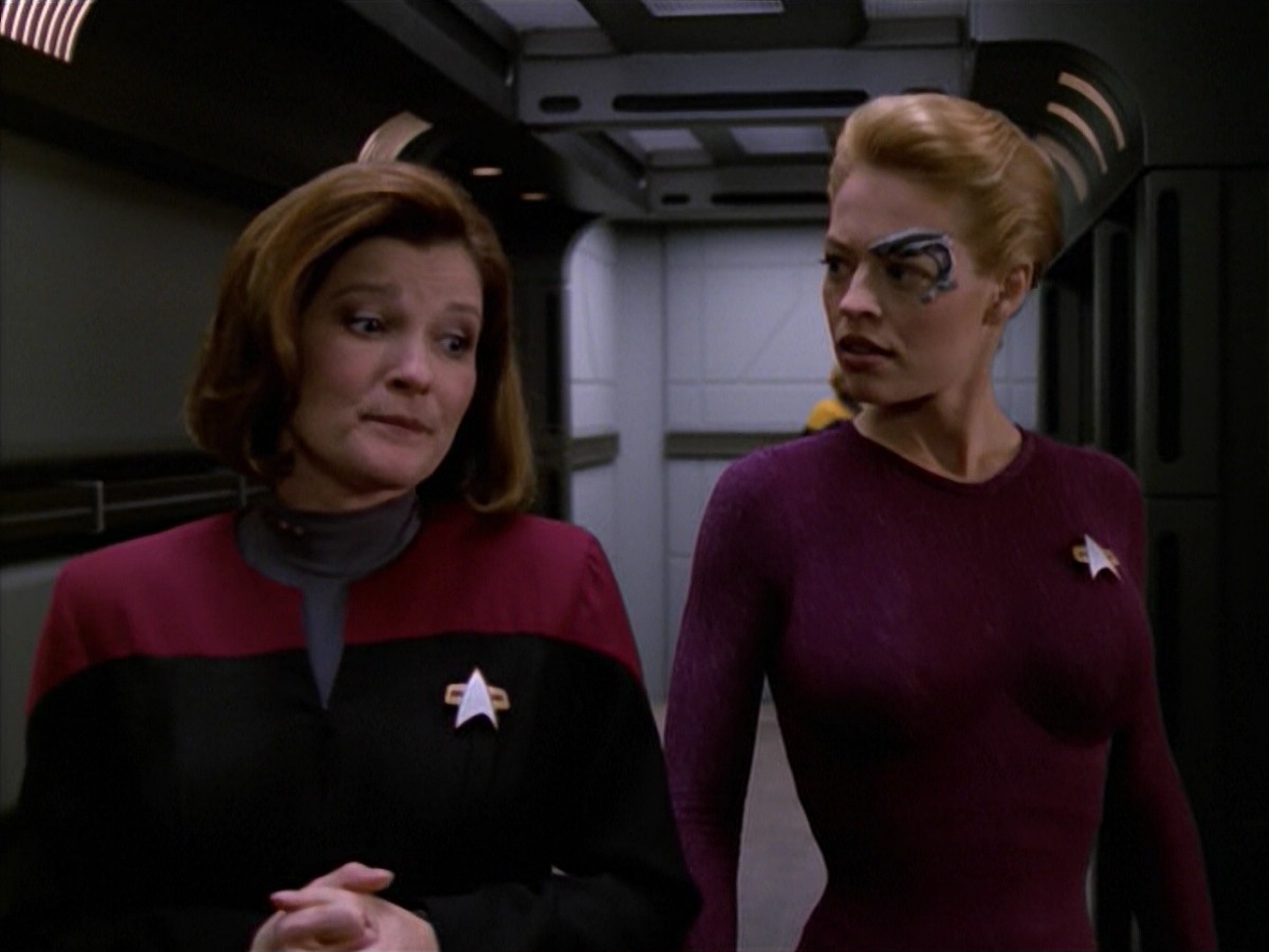 ariane179254_StarTrekVoyager_5x15_5x16_DarkFrontier_2166.jpg